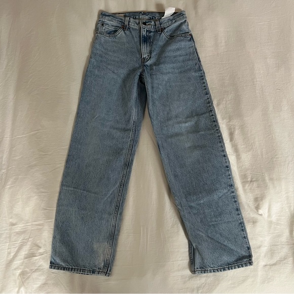 Womens Straight Leg Levi Jeans Size 26 x 30 - Picture 1 of 3